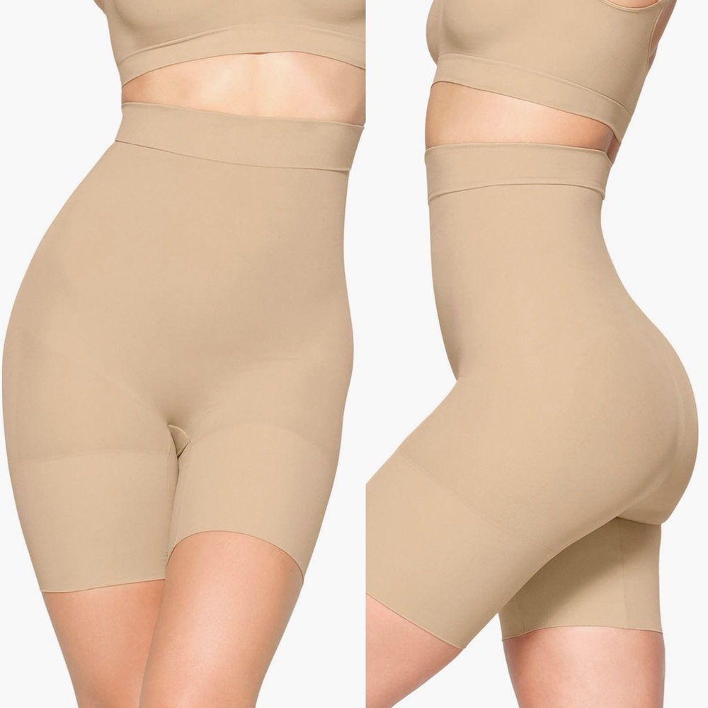 Skims Everyday Sculpt Short Sand Size M Clay‎